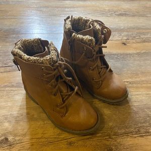 Kids brown winter boots